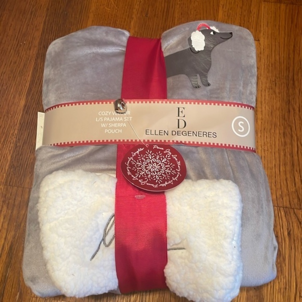 🌸NWT ELLEN DEGENERES 2 pc Womens Velour Pajama Set -size Small 4/6